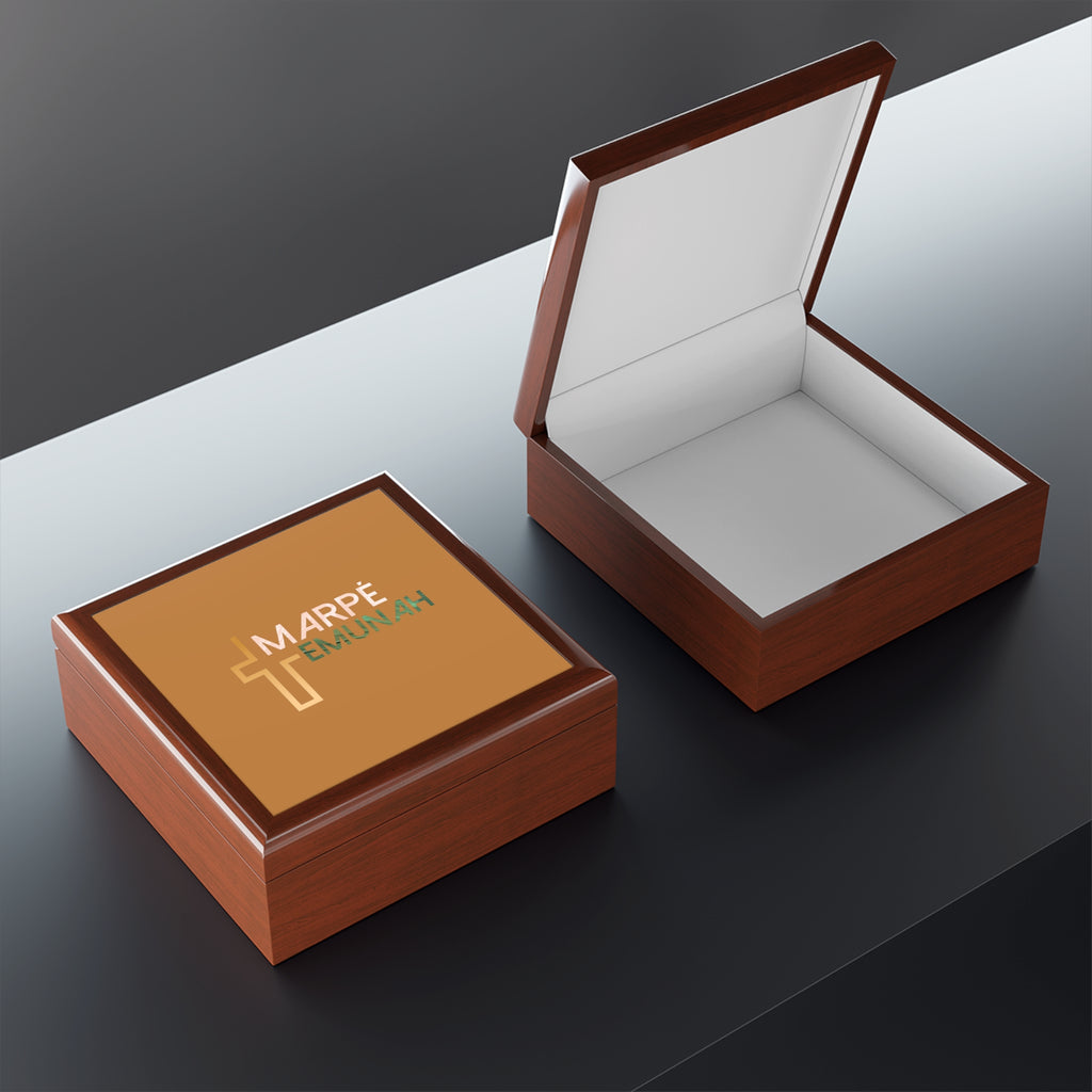 Marpe Emunah Jewelry Box