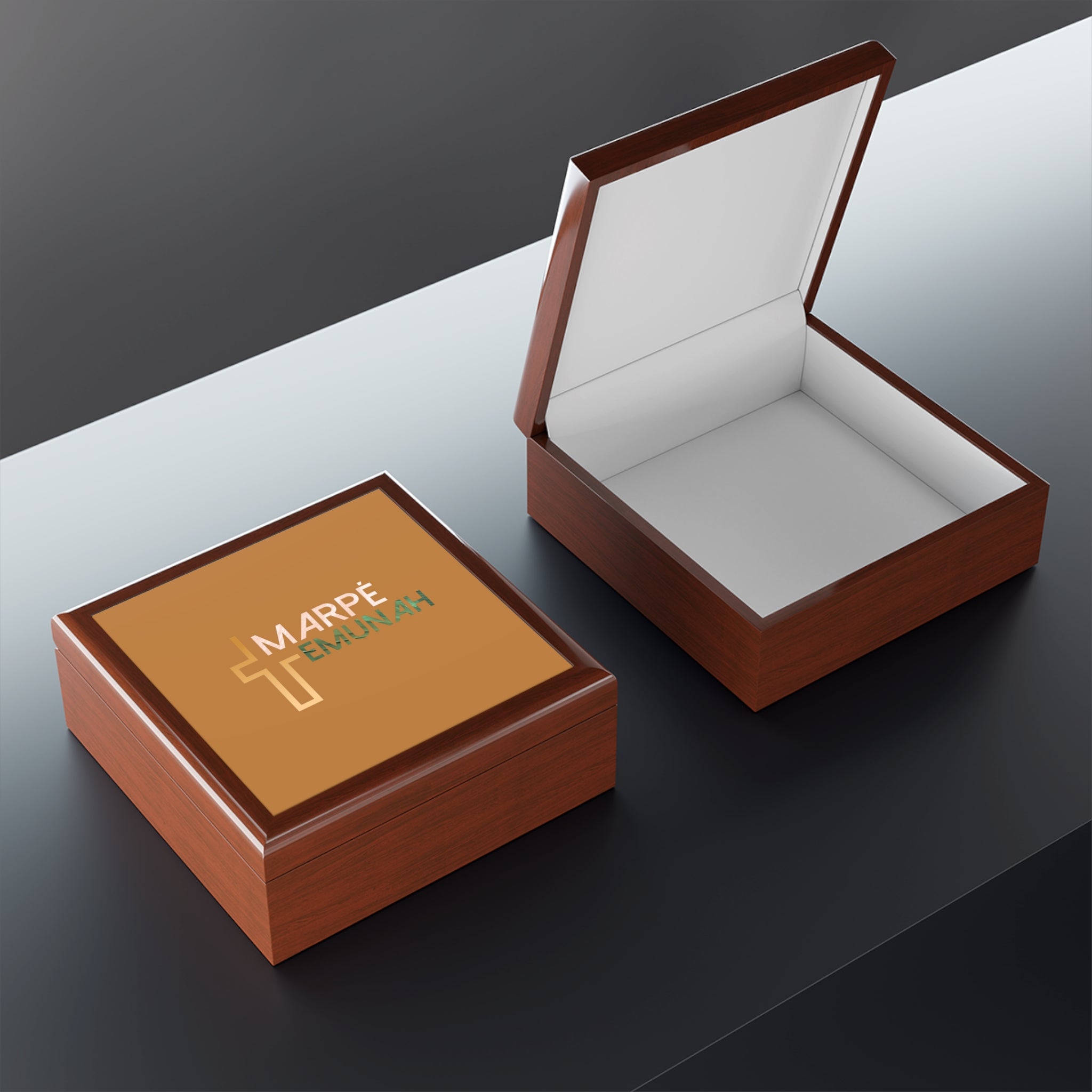 Marpe Emunah Jewelry Box