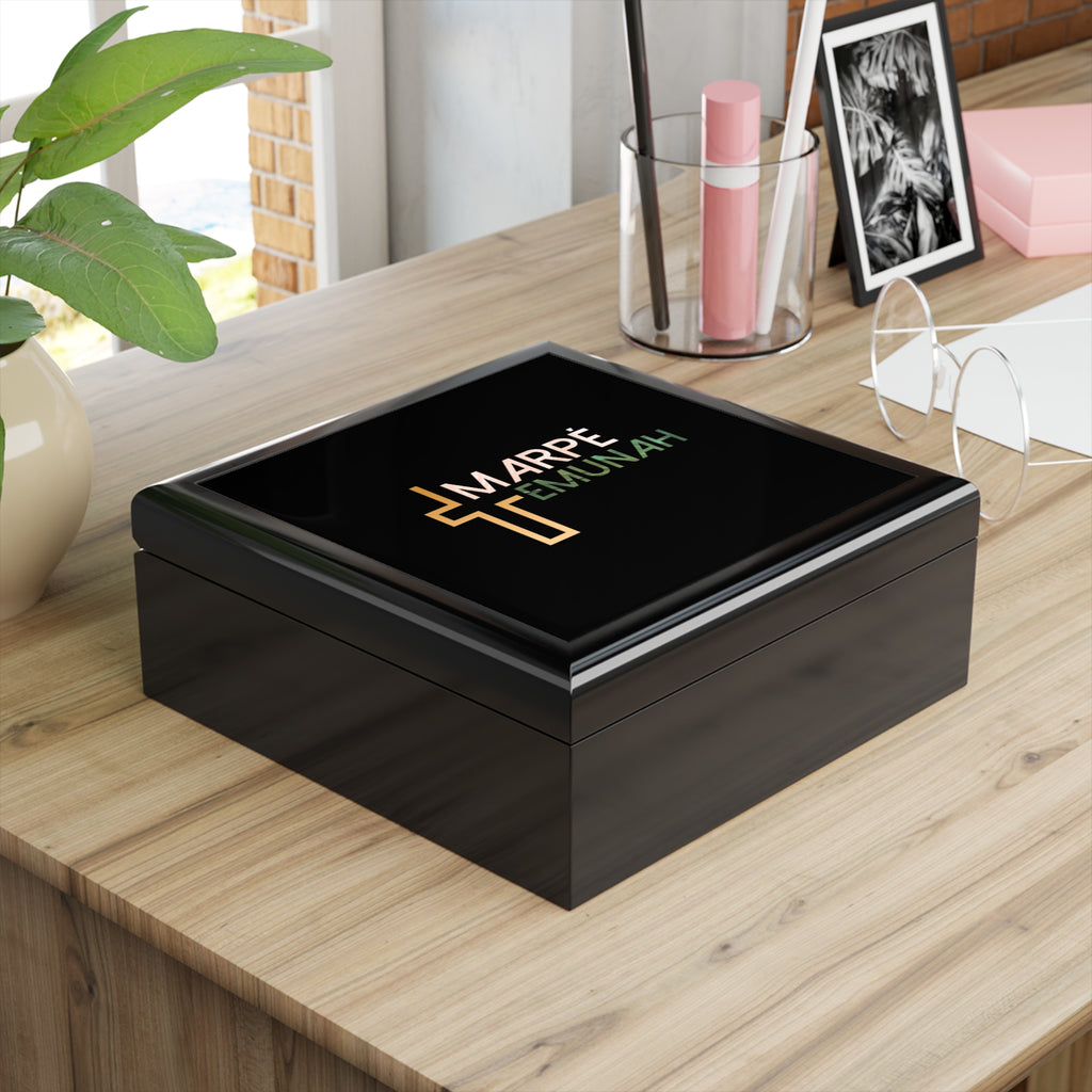 Marpe Emunah Jewelry Box