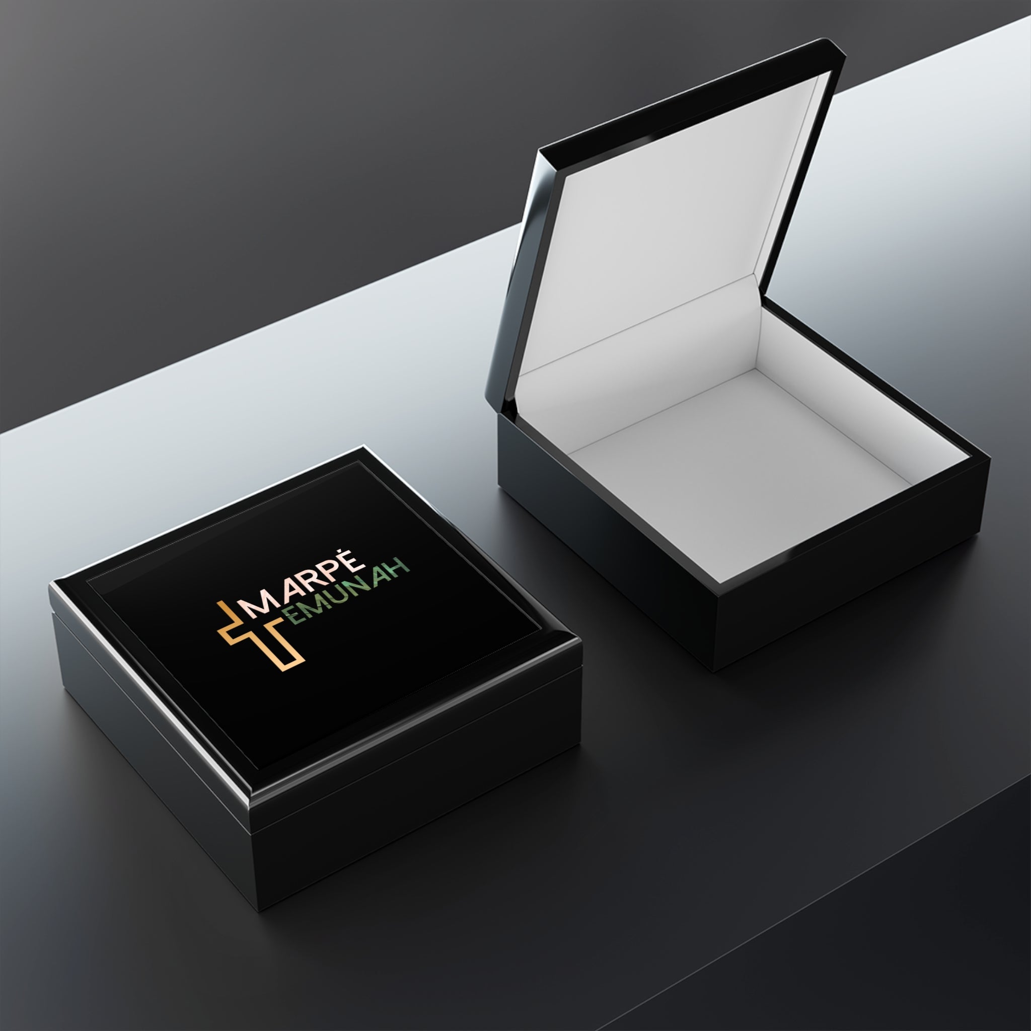 Marpe Emunah Jewelry Box